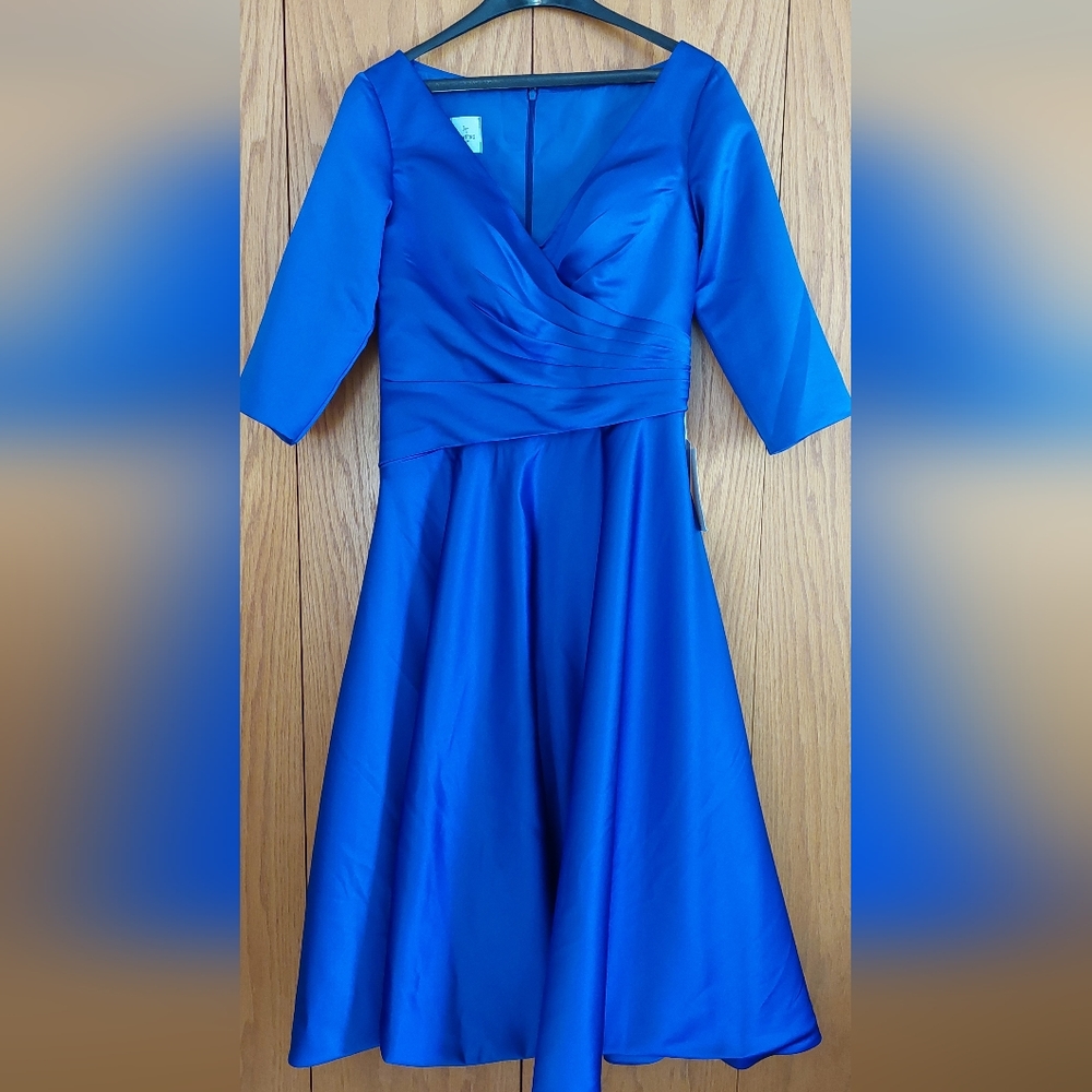 Mother of the bride/groom dress, size 8, Royal Blue, NEVER WORN